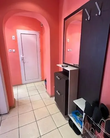 City Center 2-Bedroom House With Yard & Parking * Pernik